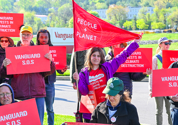 How Protests that double as Trainings are growing this Fossil Fuel Divestment Campaign